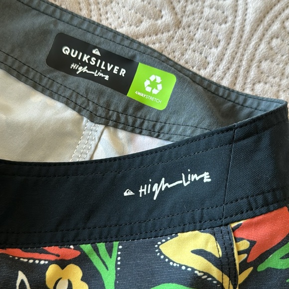 Men’s Quicksilver Highline boardshorts - Picture 3 of 7